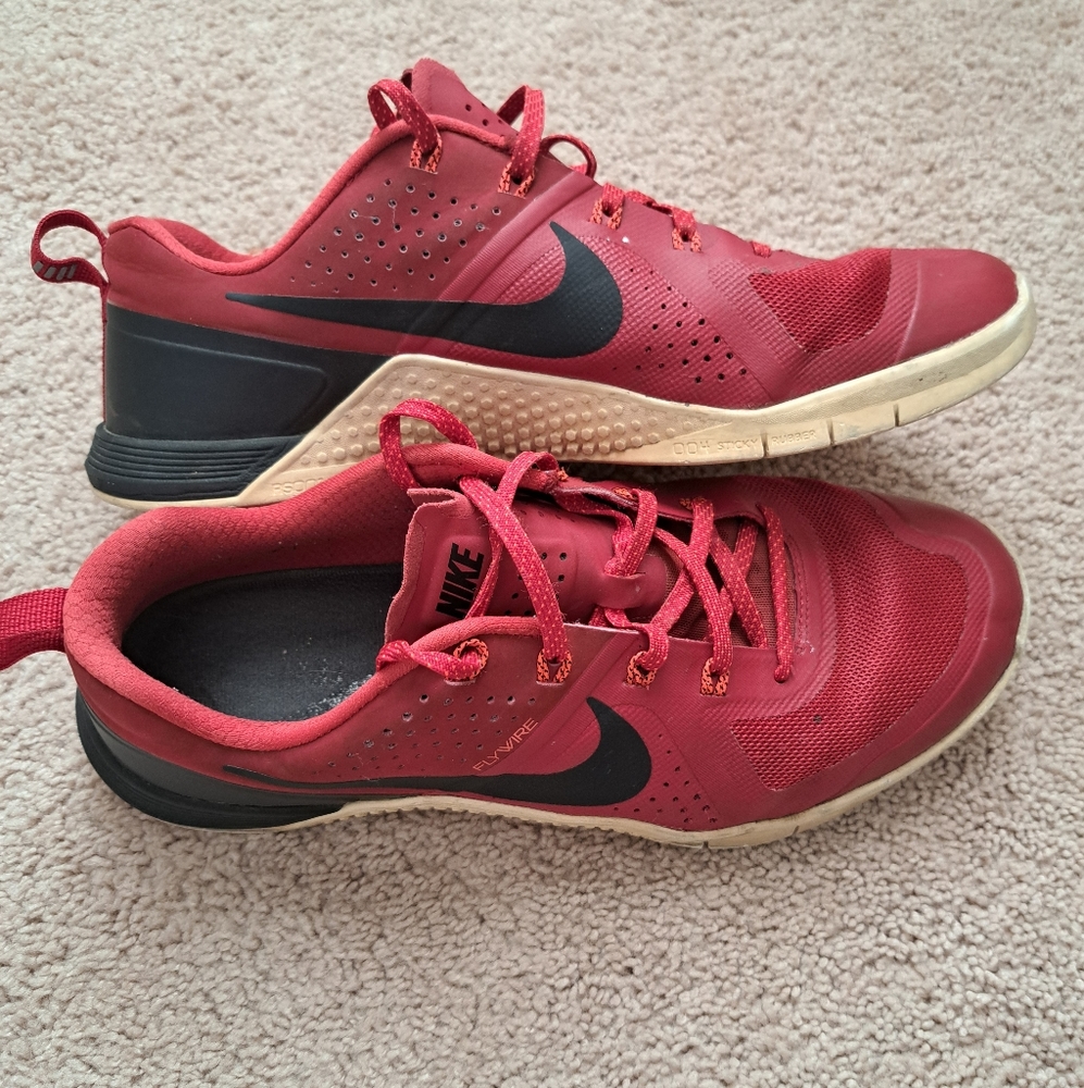 MUST GO NOW! Mens Nike Metcon 10.5